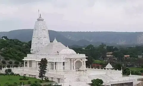 Birla Mandir (Lakshmi Narayan Temple) - photo 2