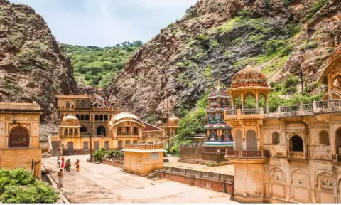 Galta Ji (Monkey Temple) - photo 4